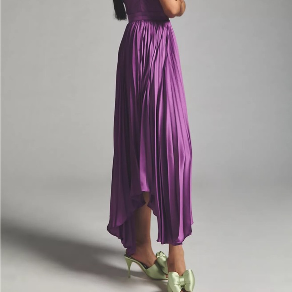 Anthropologie Mac Duggal Pleated V-Neck Dress - Picture 9 of 14